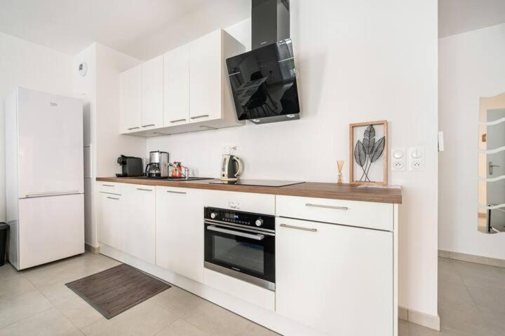 Home-Like Apartment Near Disneyland 쉐시 외부 사진