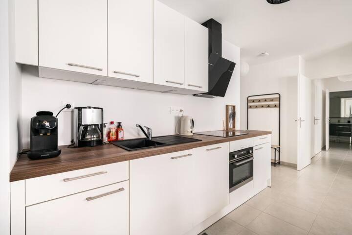 Home-Like Apartment Near Disneyland 쉐시 외부 사진