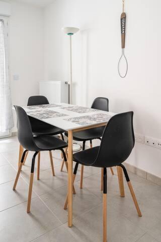 Home-Like Apartment Near Disneyland 쉐시 외부 사진
